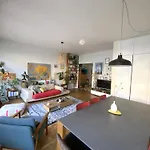Sunny Apartment Garibaldi Port, Free Private Parking